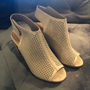 Heel booties